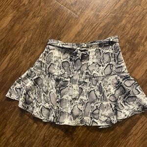 Vestique skort with tie